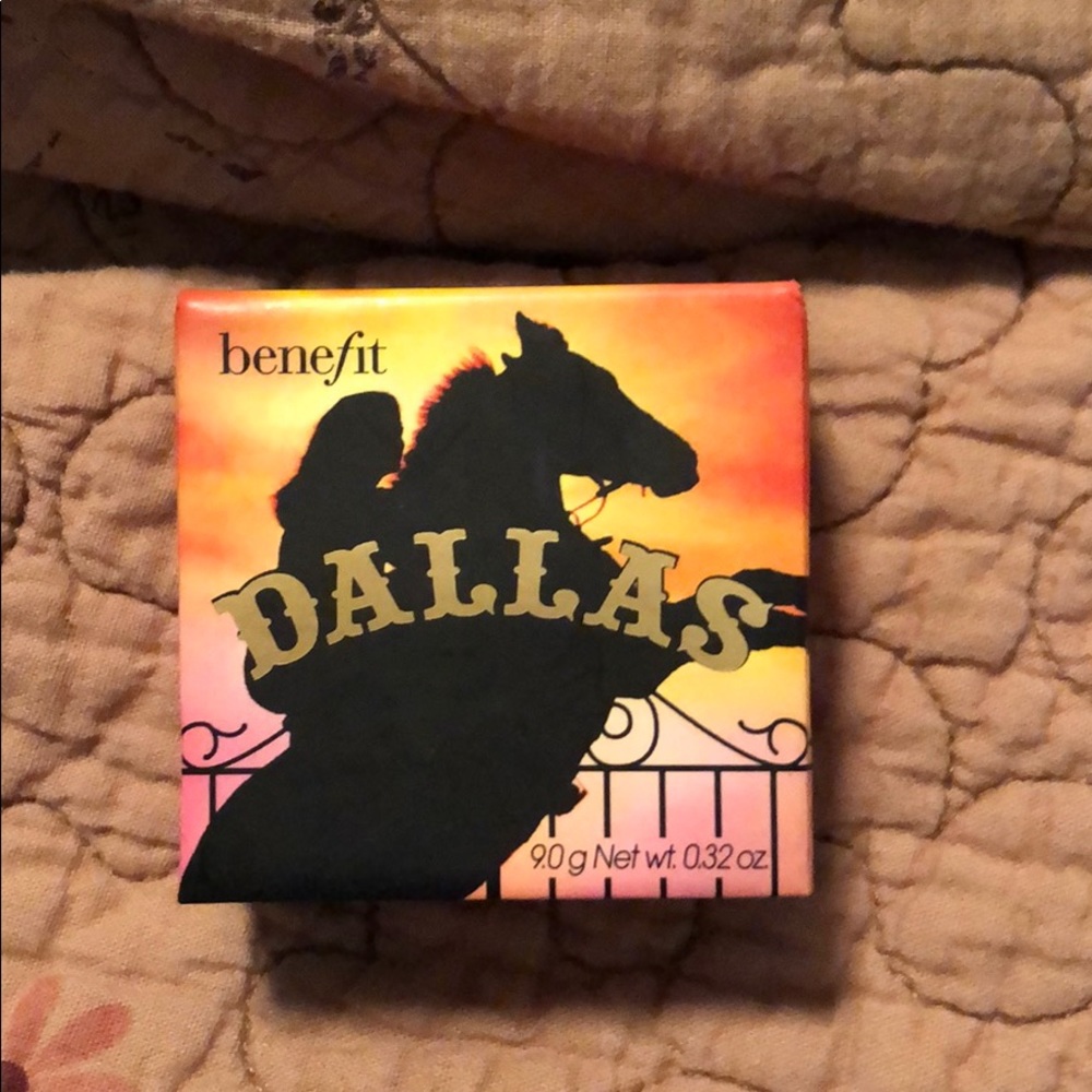 Benefit Dallas powder